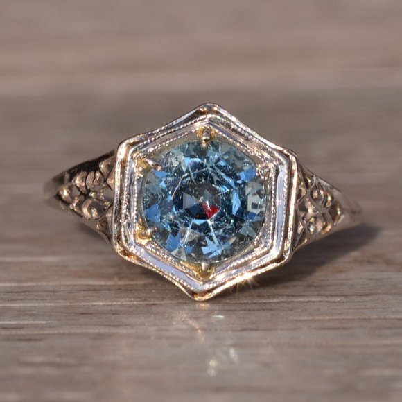 Antique Art Deco Ring with Natural Aquamarine Center